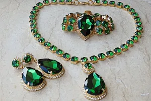 Emerald Jewelry Set