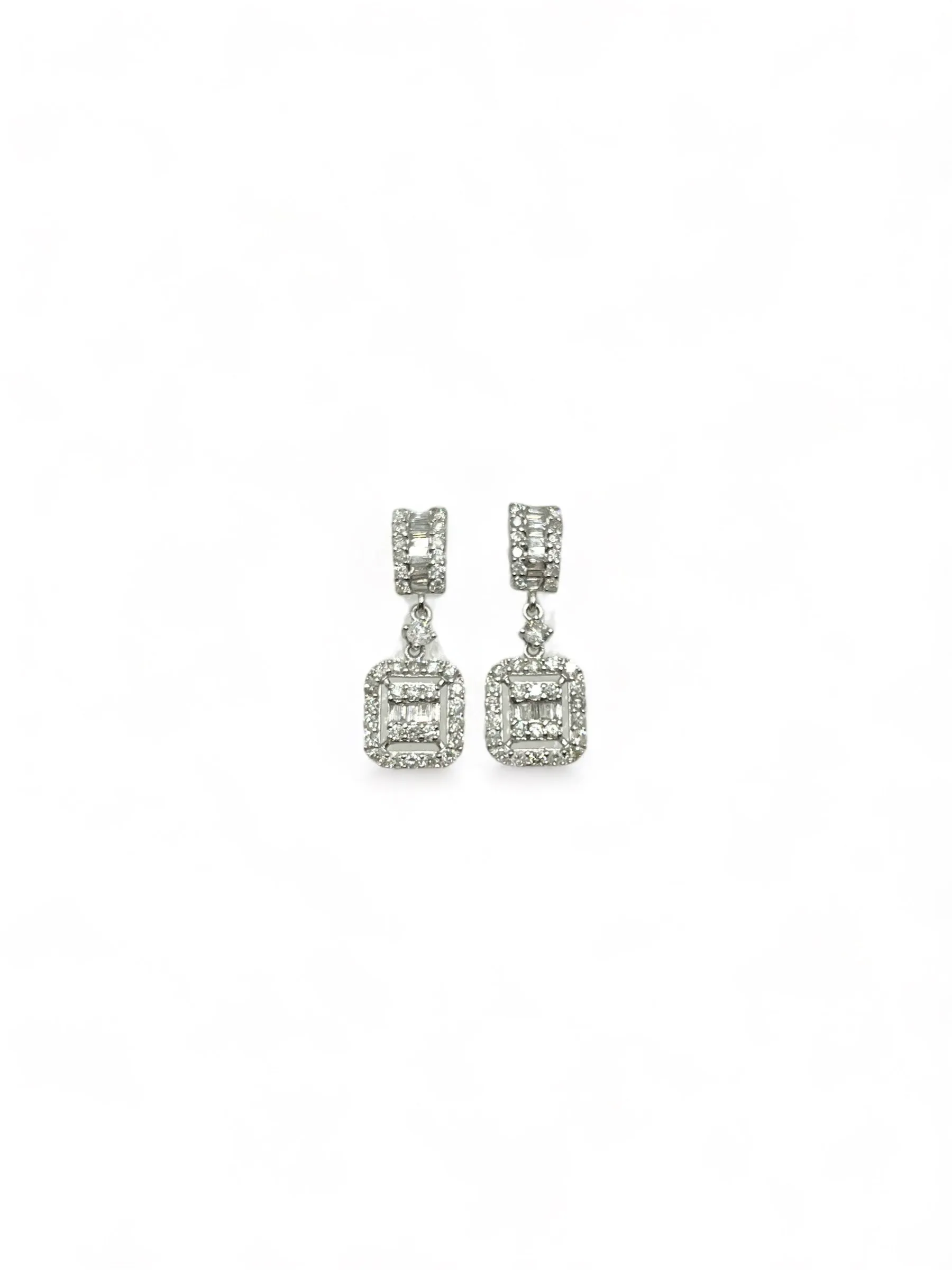 HK SETTING CONSORT DIAMOND EARRINGS WHITE GOLD