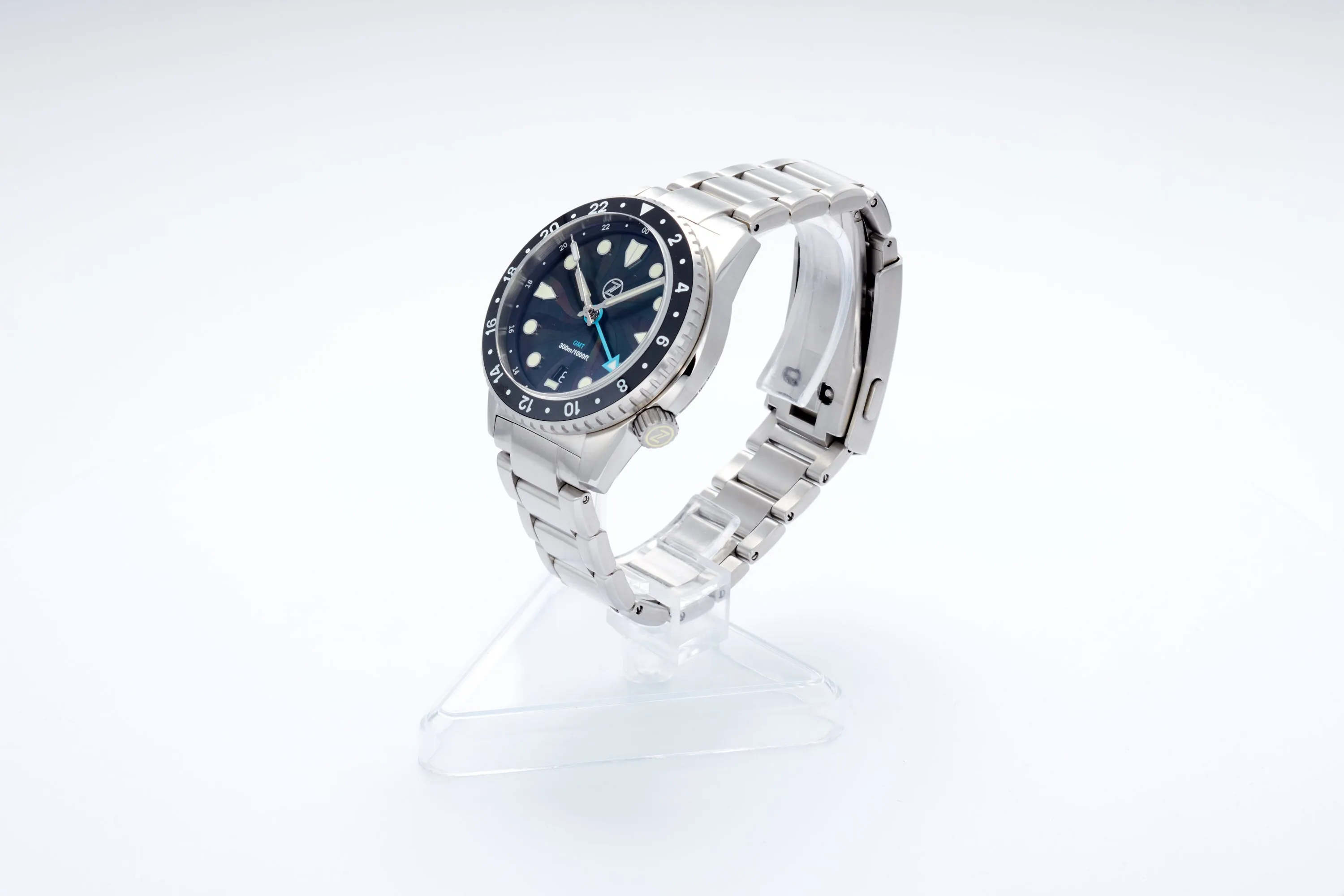 Mako 300m GMT 'Mosaic MOP'