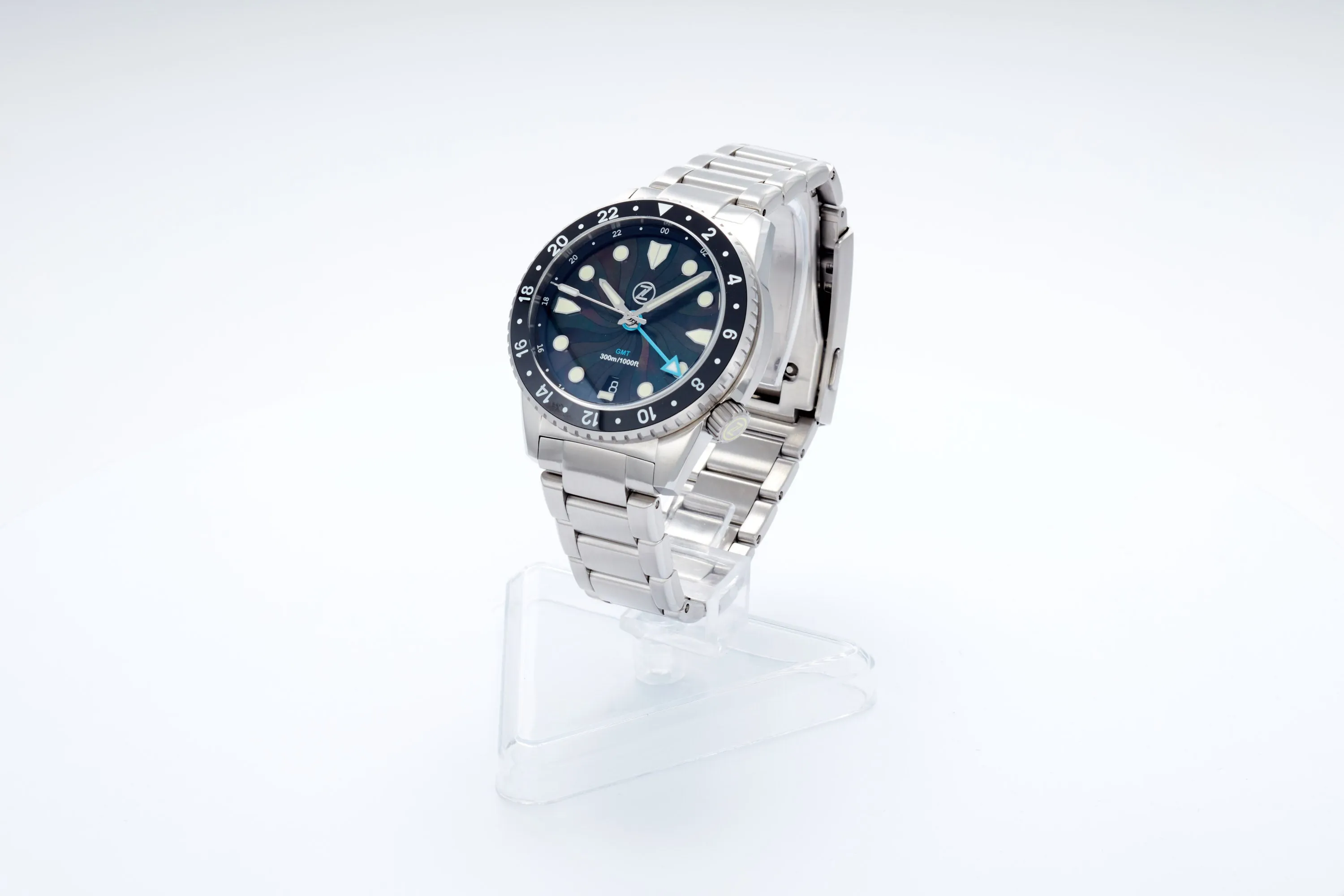 Mako 300m GMT 'Mosaic MOP'