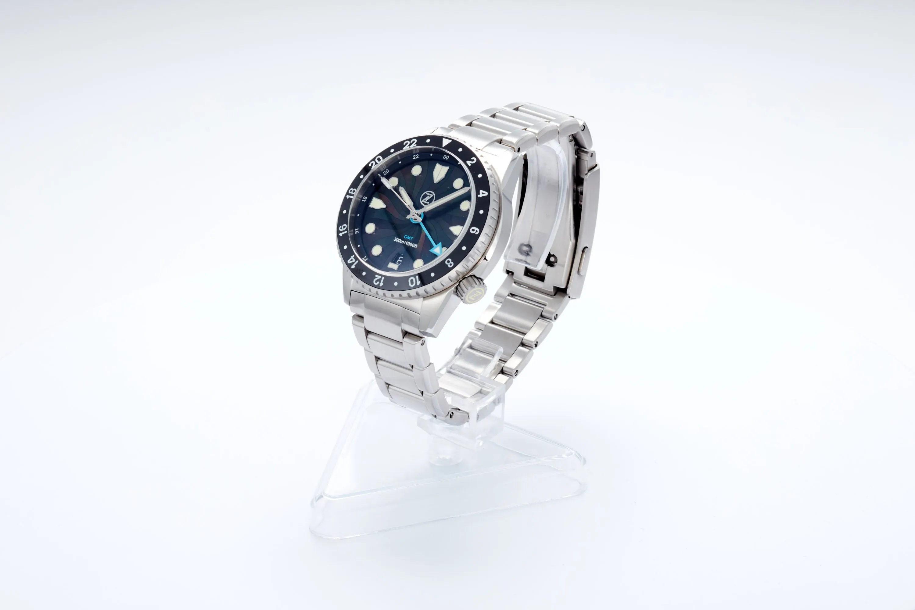 Mako 300m GMT 'Mosaic MOP'