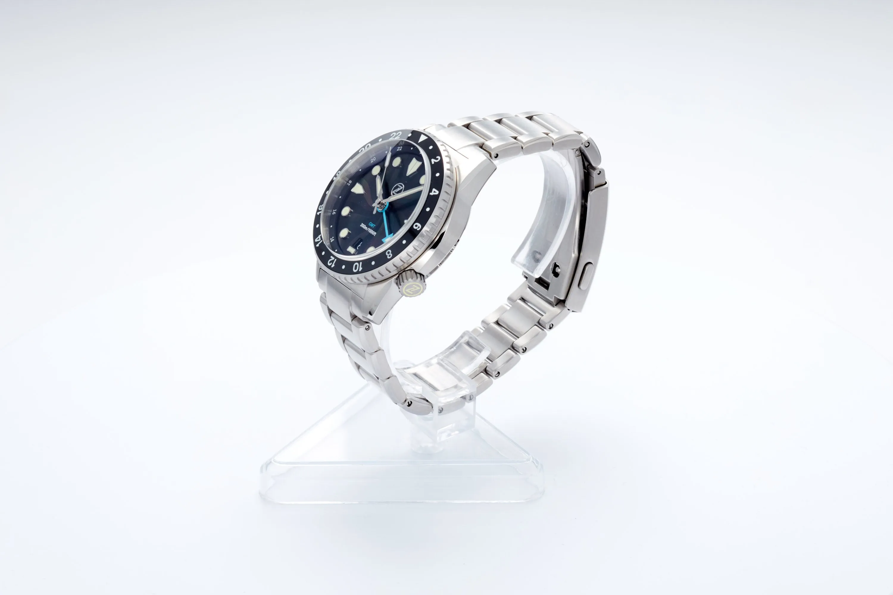 Mako 300m GMT 'Mosaic MOP'