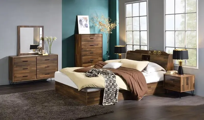 Monica Queen Bed, Walnut Finish