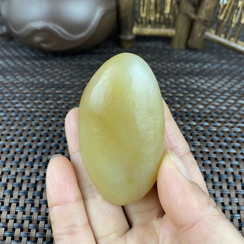 Natural Hetian Jade Rough Nephrite Raw (88g,6.4X3.7X2.6cm)