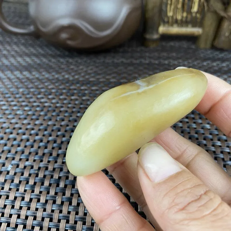 Natural Hetian Jade Rough Nephrite Raw (88g,6.4X3.7X2.6cm)