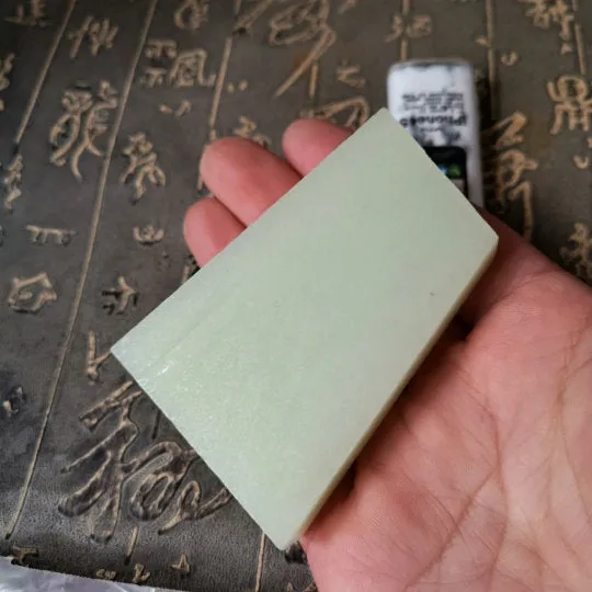 Natural Kunlun Jade Rough Nephrite Raw (110g, 6.5X5X1.3cm)