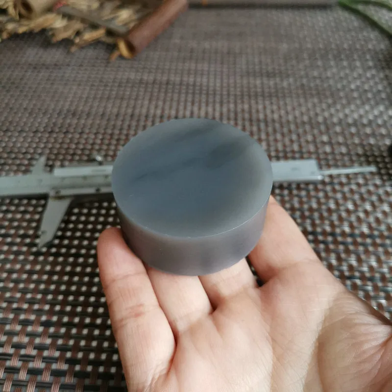 Natural Kunlun Jade Rough Nephrite Raw (118g, 4.9X2.1cm)