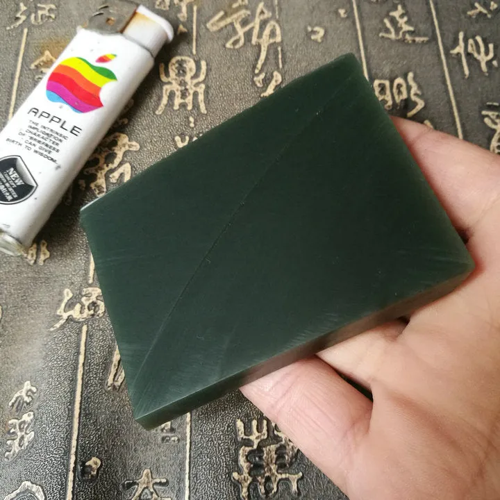 Natural Kunlun Jade Rough Nephrite Raw (126g, 7X6X0.9cm)