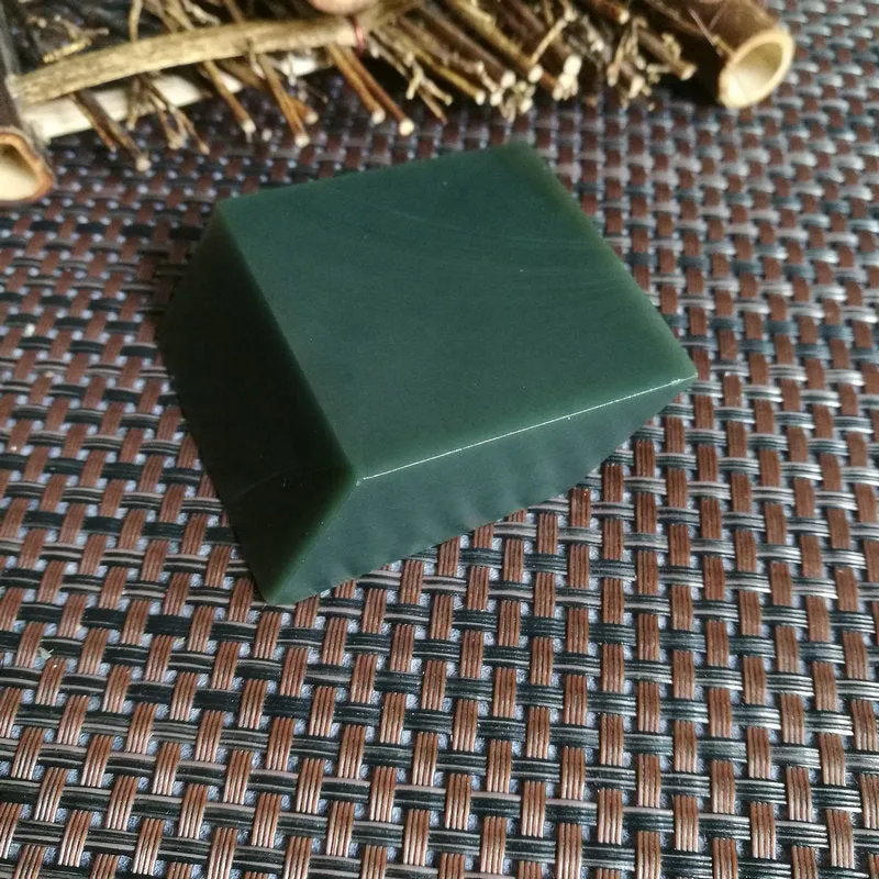 Natural Kunlun Jade Rough Nephrite Raw (129g,5X4.8X2cm)