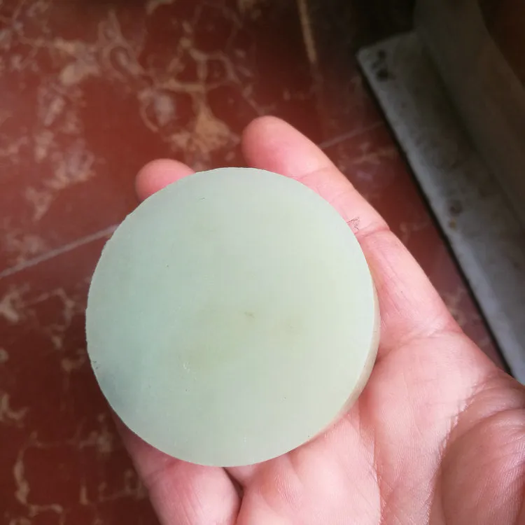 Natural Kunlun Jade Rough Nephrite Raw (131g, 5.5X1.9cm)