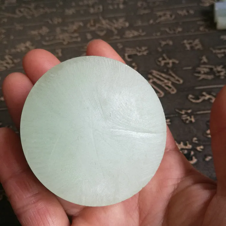 Natural Kunlun Jade Rough Nephrite Raw (131g, 5.5X1.9cm)