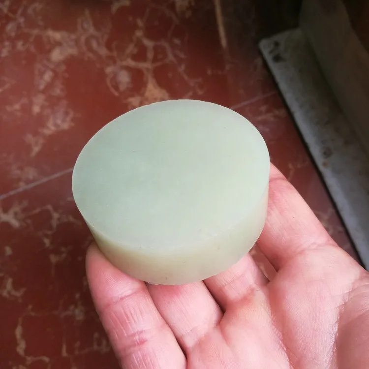 Natural Kunlun Jade Rough Nephrite Raw (131g, 5.5X1.9cm)