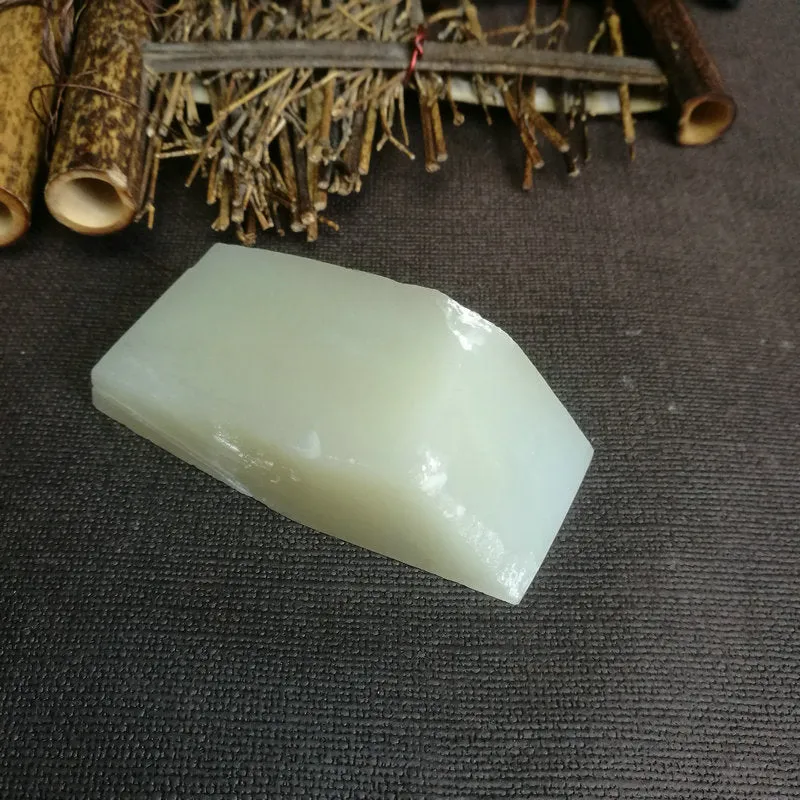 Natural Kunlun Jade Rough Nephrite Raw (132g,7.6X3.5X2.5cm)