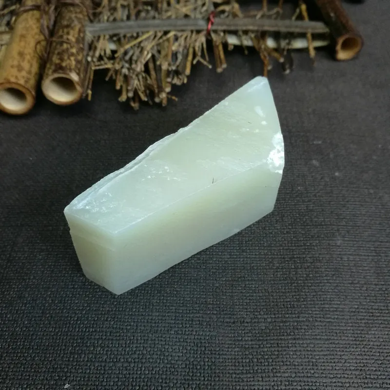 Natural Kunlun Jade Rough Nephrite Raw (132g,7.6X3.5X2.5cm)