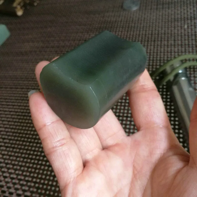 Natural Kunlun Jade Rough Nephrite Raw (152g, 5X3.2cm)