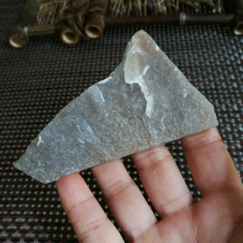 Natural Kunlun Jade Rough Nephrite Raw (163g, 6X4.5X4cm)