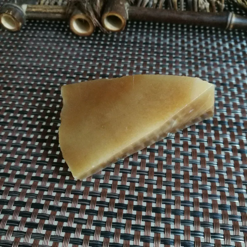 Natural Kunlun Jade Rough Nephrite Raw (163g, 6X4.5X4cm)