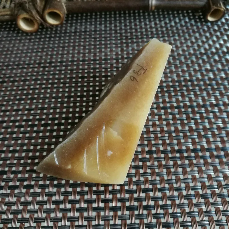 Natural Kunlun Jade Rough Nephrite Raw (163g, 6X4.5X4cm)