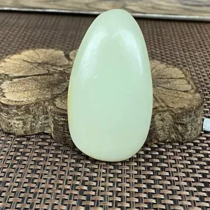 Natural Kunlun Jade Rough Nephrite Raw (172g,8.1X4.5X3.0cm)