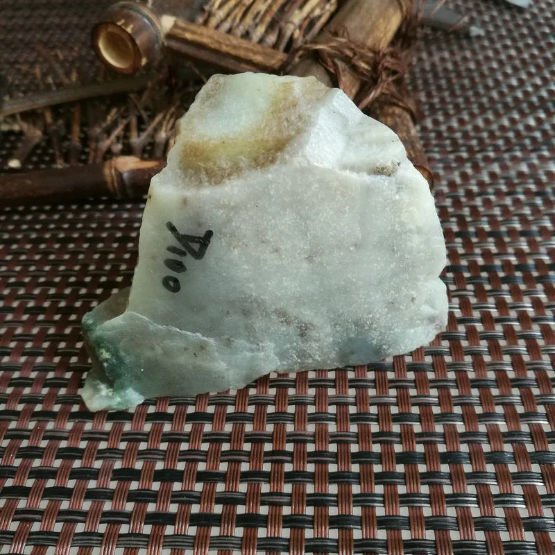 Natural Kunlun Jade Rough Nephrite Raw (195g, 6X5.5X5cm)