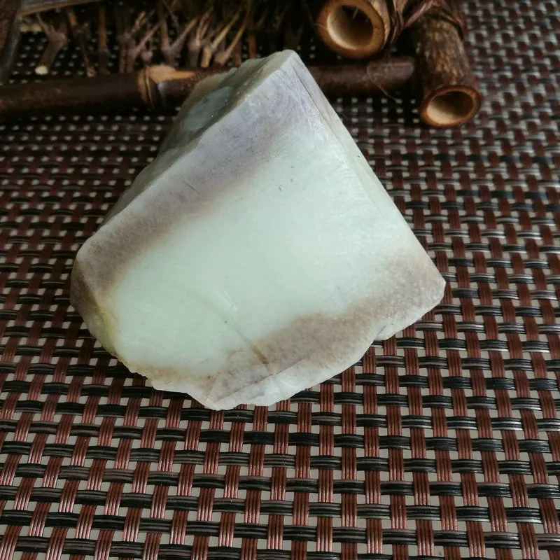 Natural Kunlun Jade Rough Nephrite Raw (195g, 6X5.5X5cm)