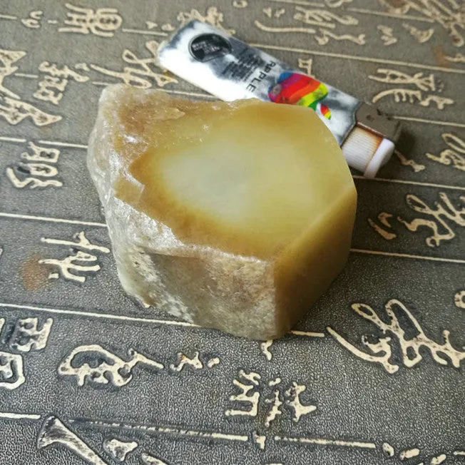 Natural Kunlun Jade Rough Nephrite Raw (238g, 7X4.5X3.5cm)