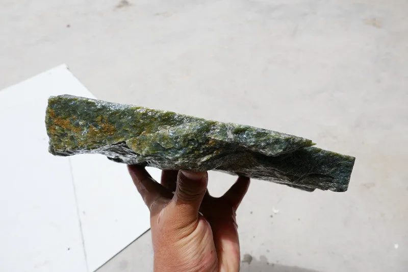 Natural Kunlun Jade Rough Nephrite Raw (2.3kg, 22X17X2cm)