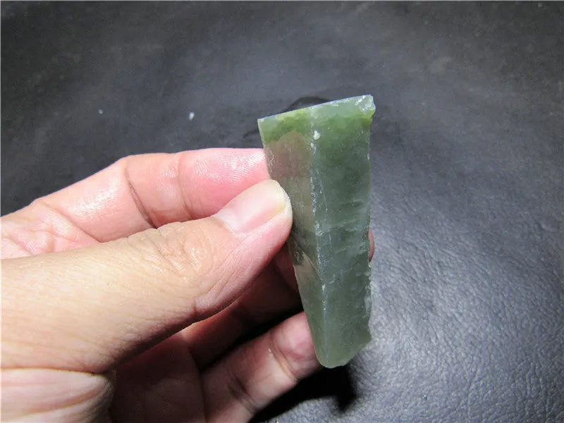 Natural Kunlun Jade Rough Nephrite Raw (26.31g, 53X24X13mm)