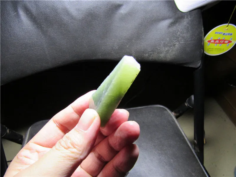 Natural Kunlun Jade Rough Nephrite Raw (26.31g, 53X24X13mm)