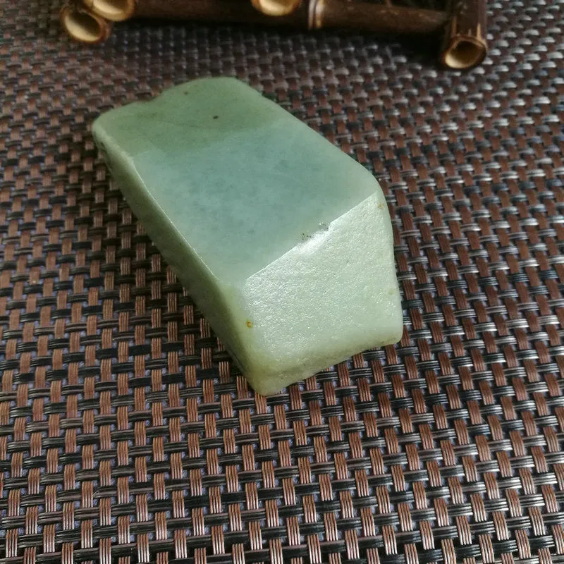 Natural Kunlun Jade Rough Nephrite Raw (273g,7X4.4X3cm)