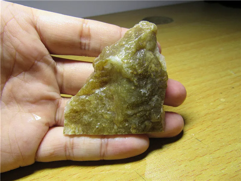 Natural Kunlun Jade Rough Nephrite Raw (32.12g, 55X52X9mm)