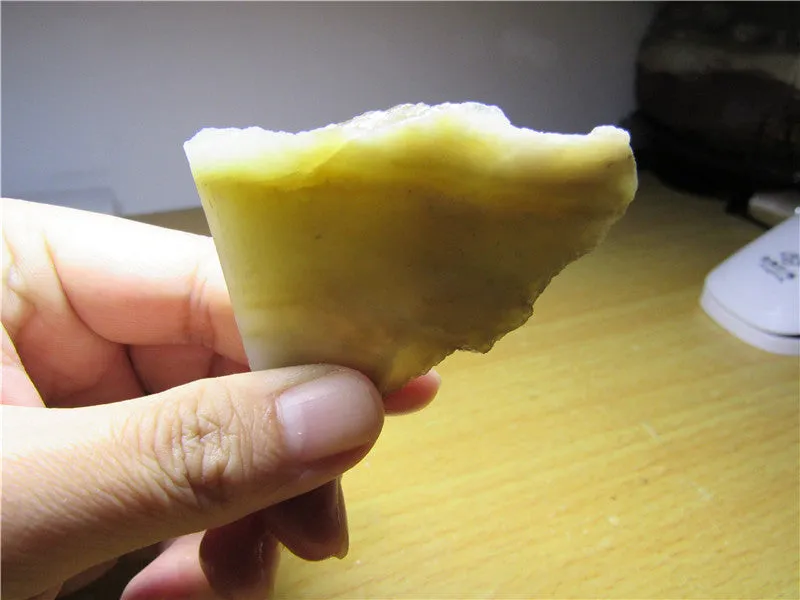 Natural Kunlun Jade Rough Nephrite Raw (32.12g, 55X52X9mm)