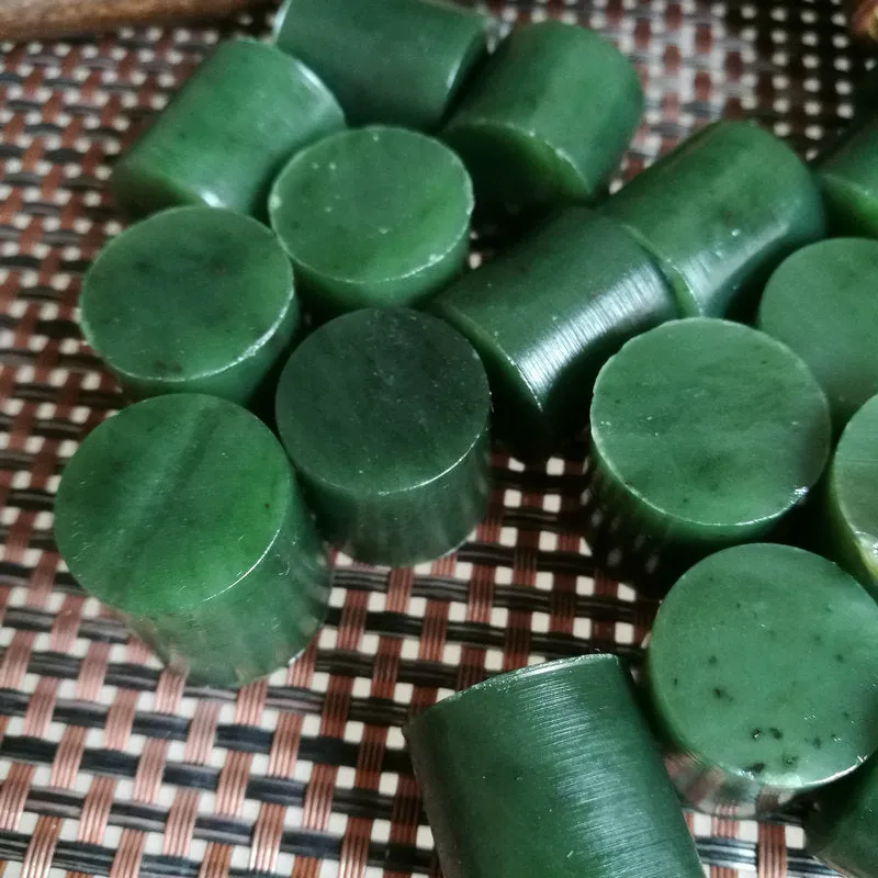 Natural Kunlun Jade Rough Nephrite Raw 357g