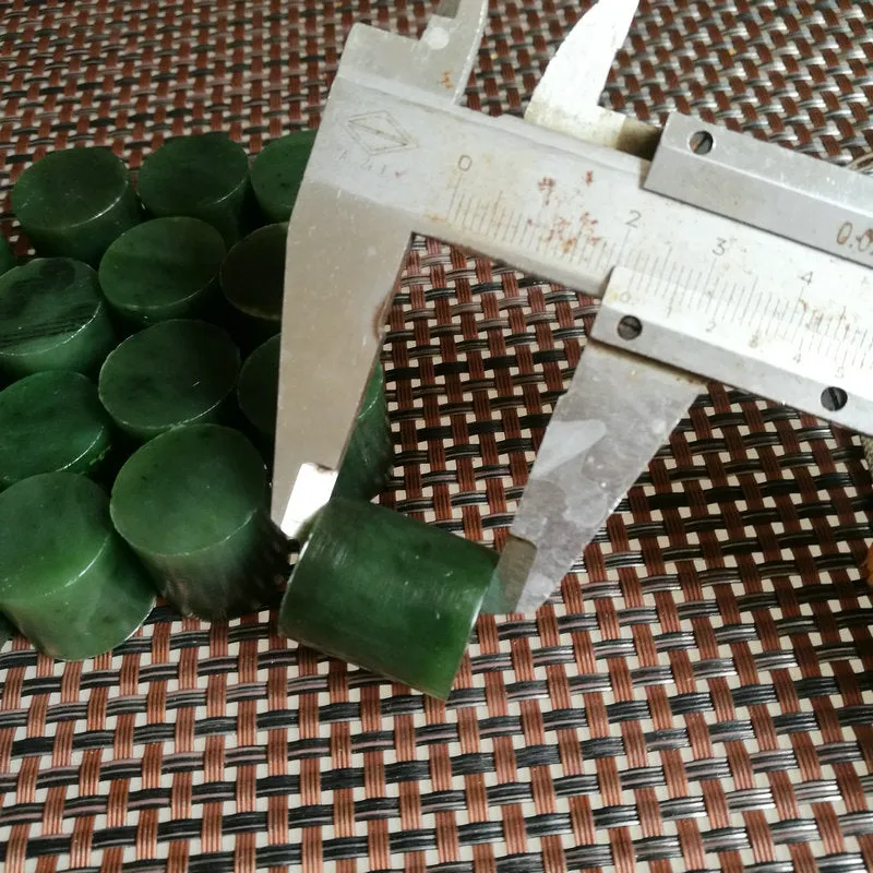 Natural Kunlun Jade Rough Nephrite Raw 357g