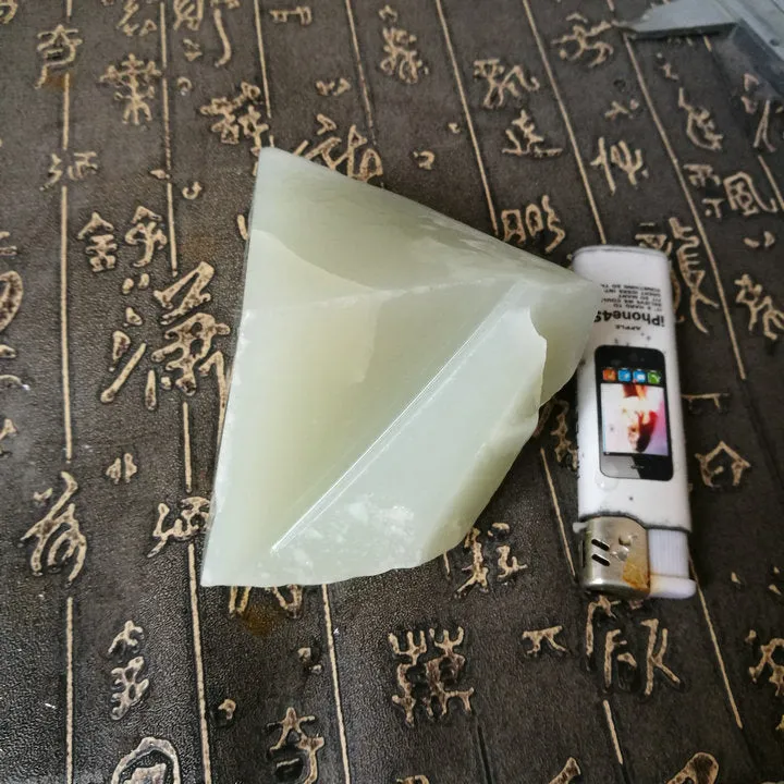 Natural Kunlun Jade Rough Nephrite Raw (422g, 8X7X6cm)