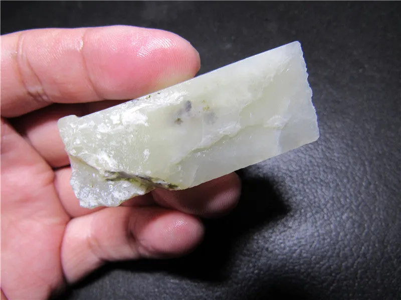 Natural Kunlun Jade Rough Nephrite Raw (47.22g, 55X19X23mm)