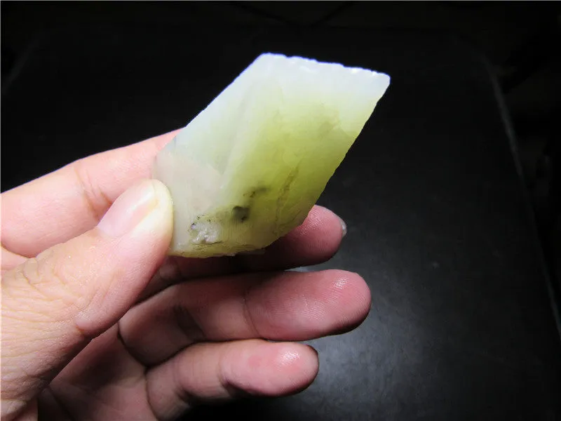 Natural Kunlun Jade Rough Nephrite Raw (47.22g, 55X19X23mm)