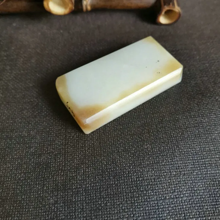 Natural Kunlun Jade Rough Nephrite Raw (63g, 5.8x3.2x1.3cm)