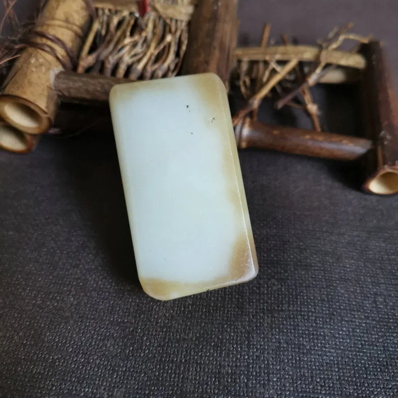 Natural Kunlun Jade Rough Nephrite Raw (63g, 5.8x3.2x1.3cm)