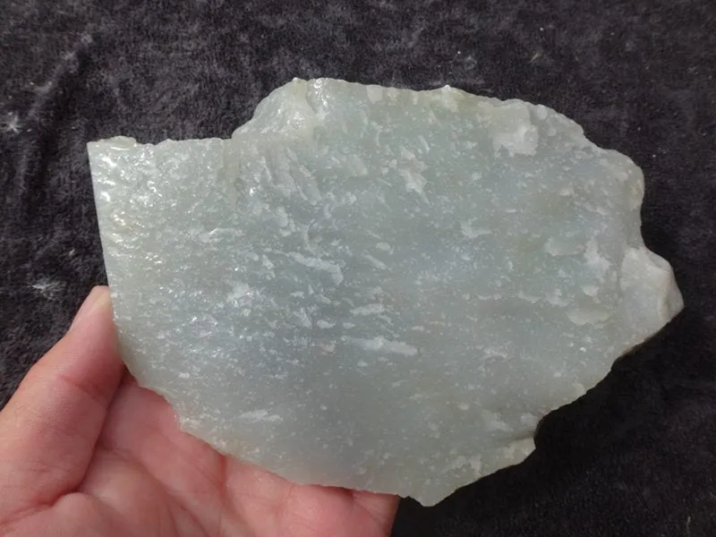 Natural Kunlun Jade Rough Nephrite Raw (676g, 14X10X2cm)