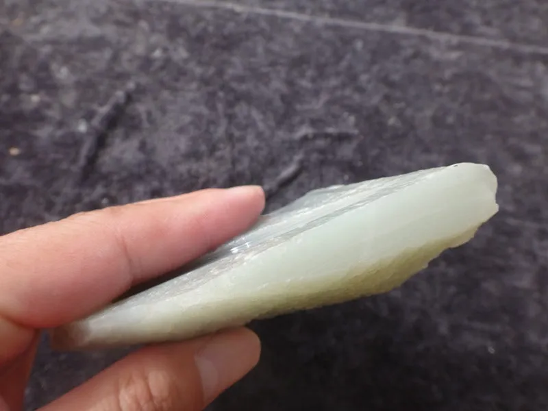 Natural Kunlun Jade Rough Nephrite Raw (676g, 14X10X2cm)