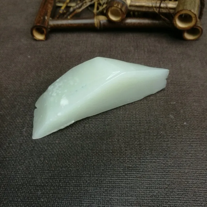 Natural Kunlun Jade Rough Nephrite Raw (88g, 8x2.8x2.2cm)