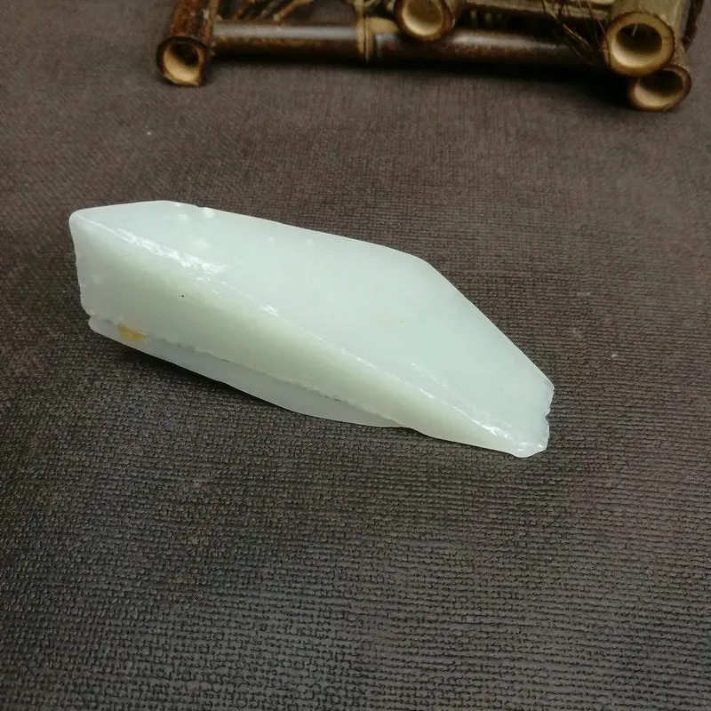 Natural Kunlun Jade Rough Nephrite Raw (88g, 8x2.8x2.2cm)