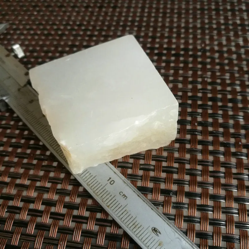 Natural Kunlun Jade Rough Nephrite Raw (96g, 4X3.9X1.7cm)