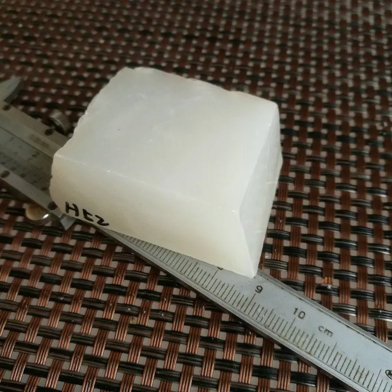 Natural Kunlun Jade Rough Nephrite Raw (96g, 4X3.9X1.7cm)