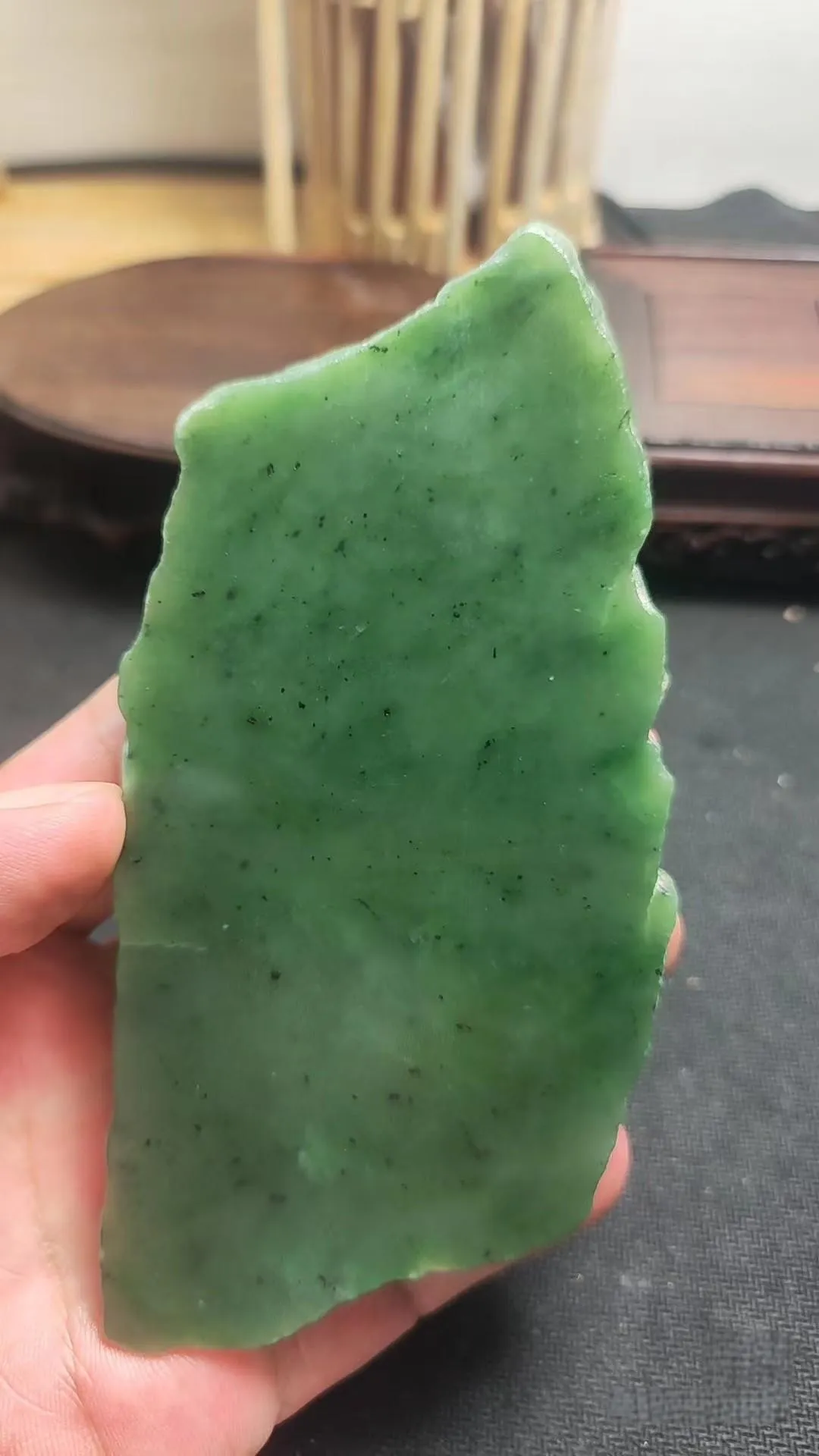 Natural Siberian Jade Rough Nephrite Raw (214g, 11.5X6.5X1.1cm)