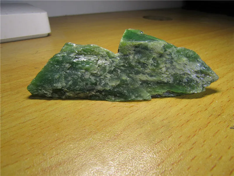 Natural Siberian Jade Rough Russia nephrite Raw (51.40g, 100X38X15mm)