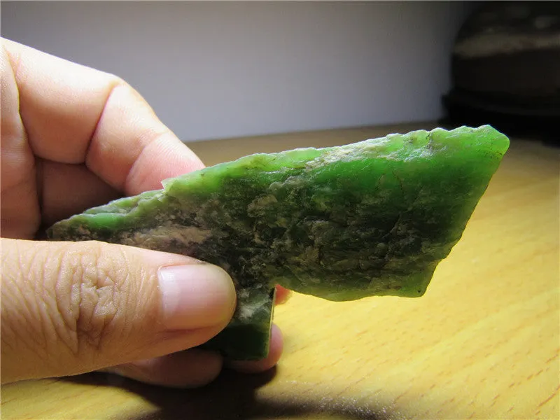 Natural Siberian Jade Rough Russia nephrite Raw (51.40g, 100X38X15mm)