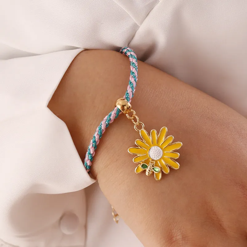 Personality Creative Twist Rope Bracelet with Small Daisy and Bee Pendant