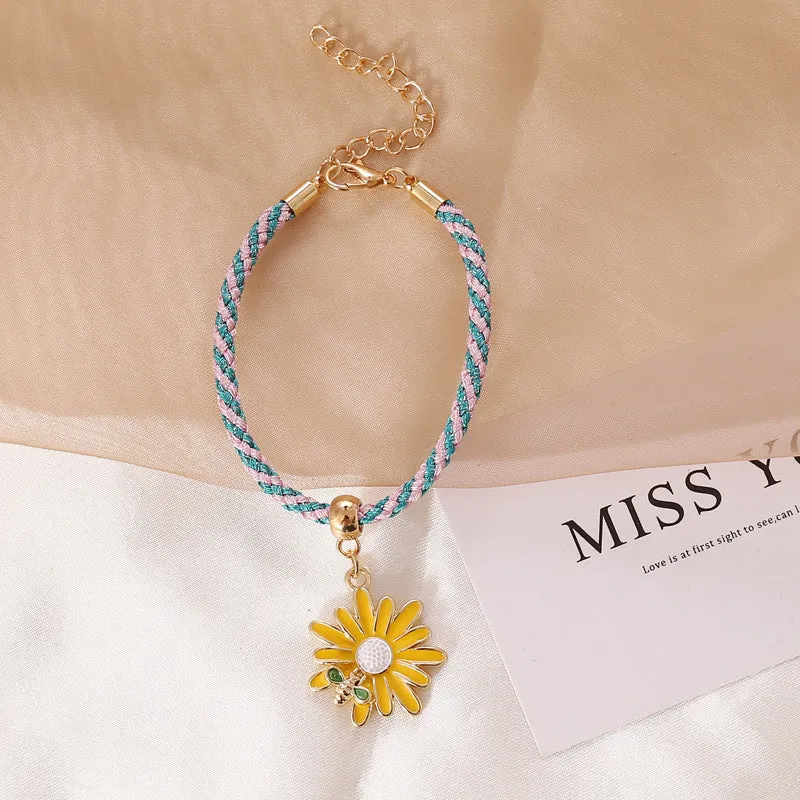 Personality Creative Twist Rope Bracelet with Small Daisy and Bee Pendant